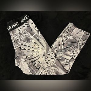 Nike Pro Floral Capris